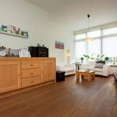 In By Canal Holiday home Alkmaar