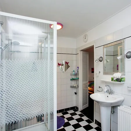 In By Canal Holiday home Alkmaar