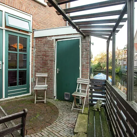 In By Canal Holiday home Alkmaar