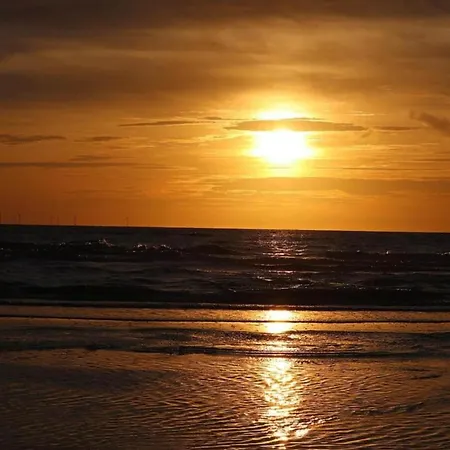 In By Canal Holiday home Alkmaar